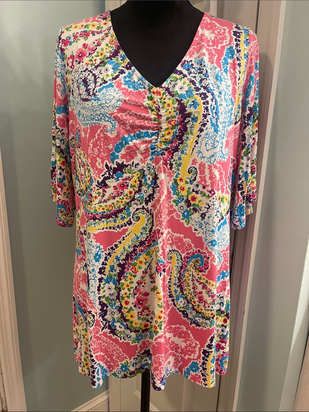Belle by Kim Gravel Pink Paisley V-Neck Ruched Tunic